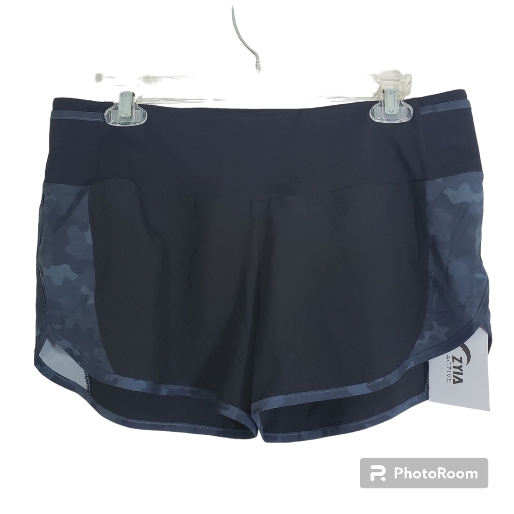 NWT Zyia Active 5 Star Shorts Black Camo Large Athletic Sporty Active Workout